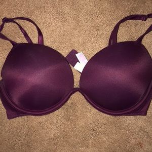 LIKE NEW PINK Victoria’s Secret bra!!